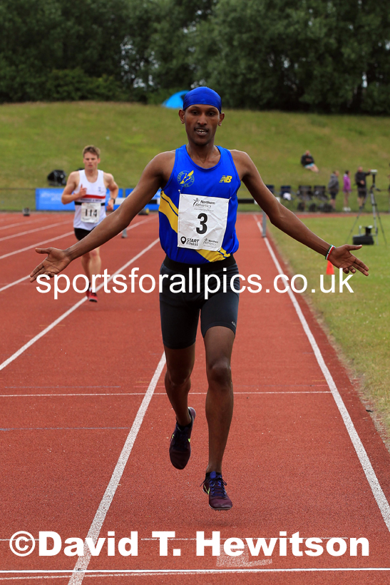 Senior mens 3000 metres steeplechase, 2022 Northern Senior and Under-20 Champs., Wavertree Athletics Centre, Liverpool. Photo: David T. Hewitson/Sports for All Pics